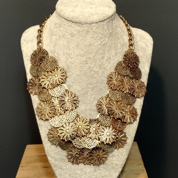 Jewelry - Laser cut metal floral necklace